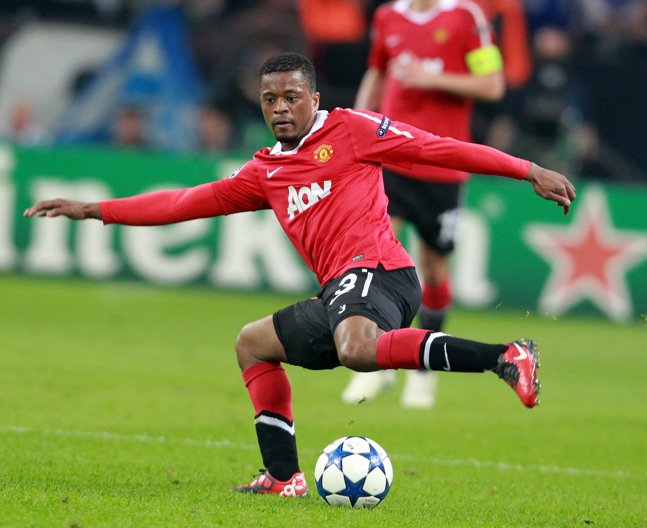 她不仅是足 她不仅是足