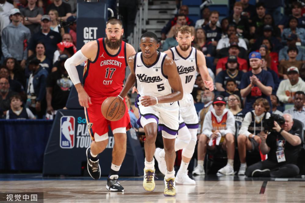 在记者会上 在记者会上